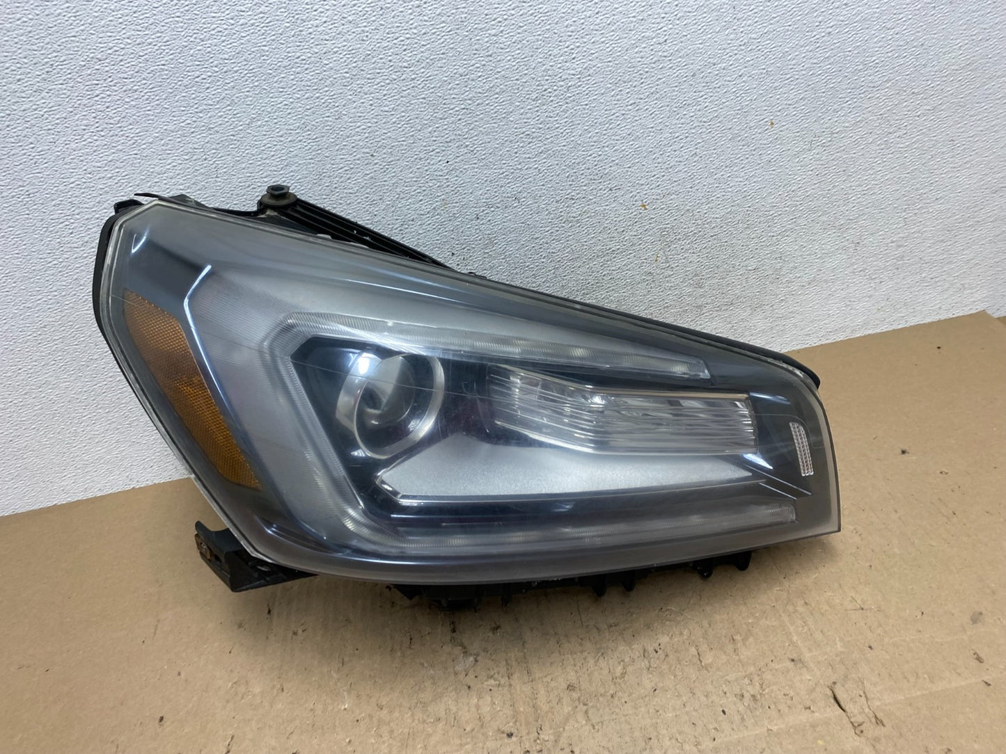 2013-2016 Gmc Acadia Right Passenger RH Side Led Halogen Headlight AE6571 DW0