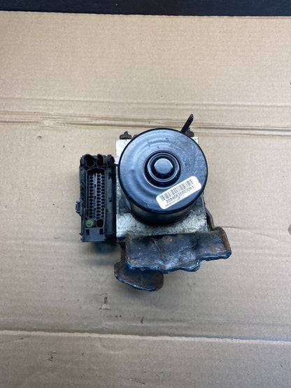 2003 - 2004 Ford Expedition ABS Anti Lock Brake Pump Module AE8087 DG1