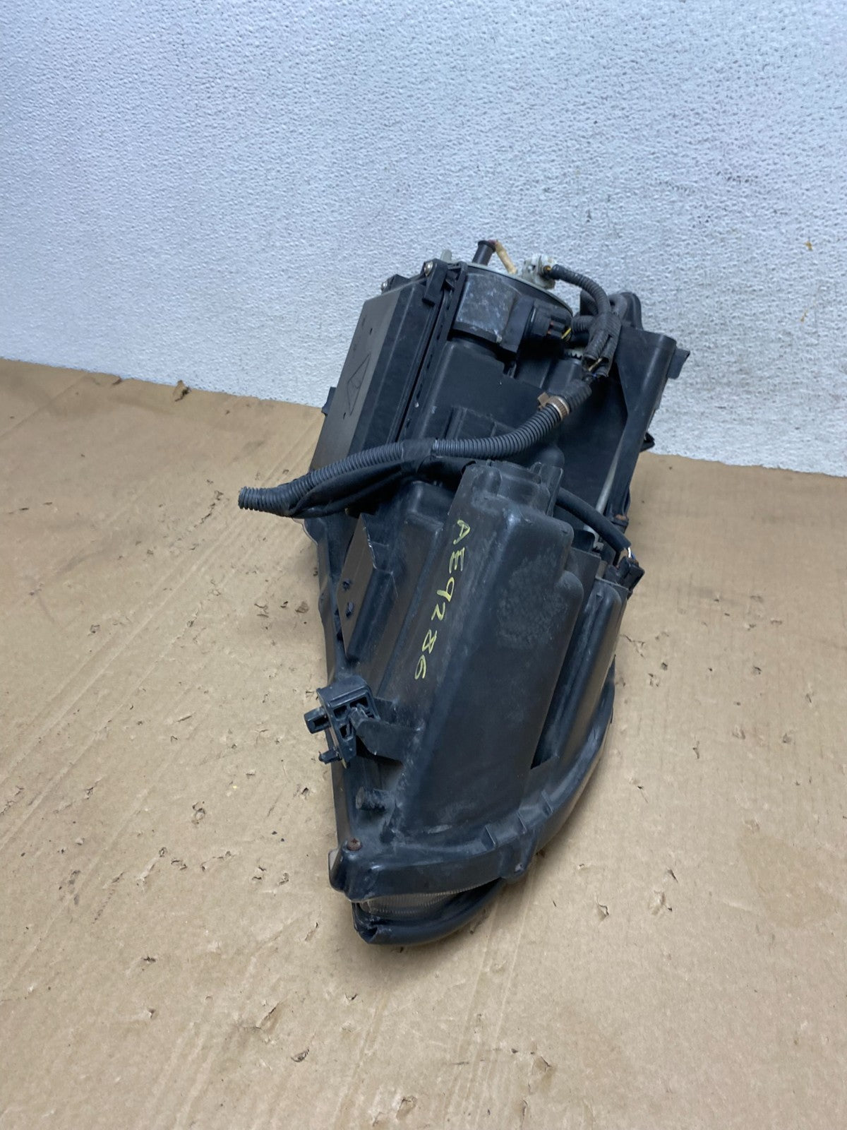 2004 to 2009 Lexus RX330 RX350 Xenon Left Driver Side Headlight AE9286 DW10