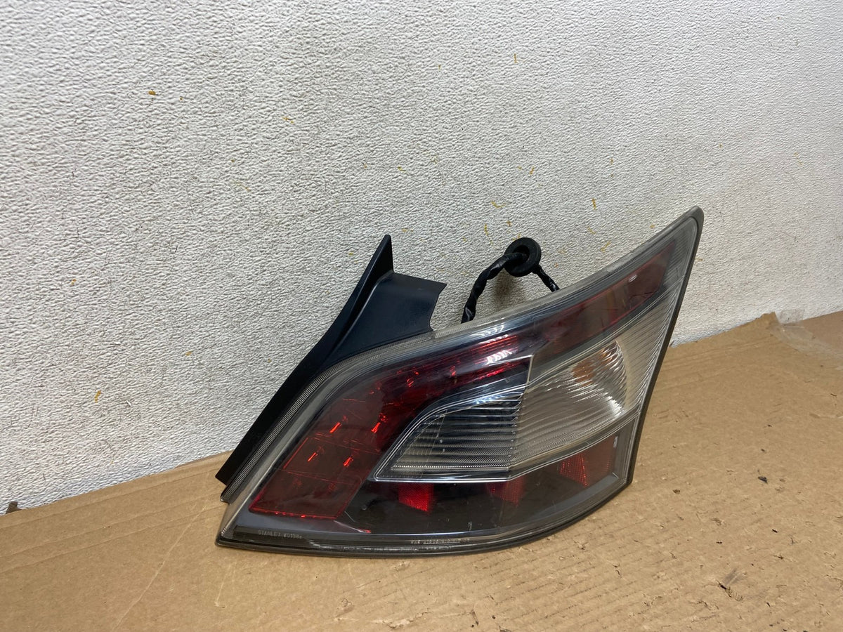 2012 2013 2014 Nissan Maxima Right Passenger Rh Side Tail light AH8867 LK1