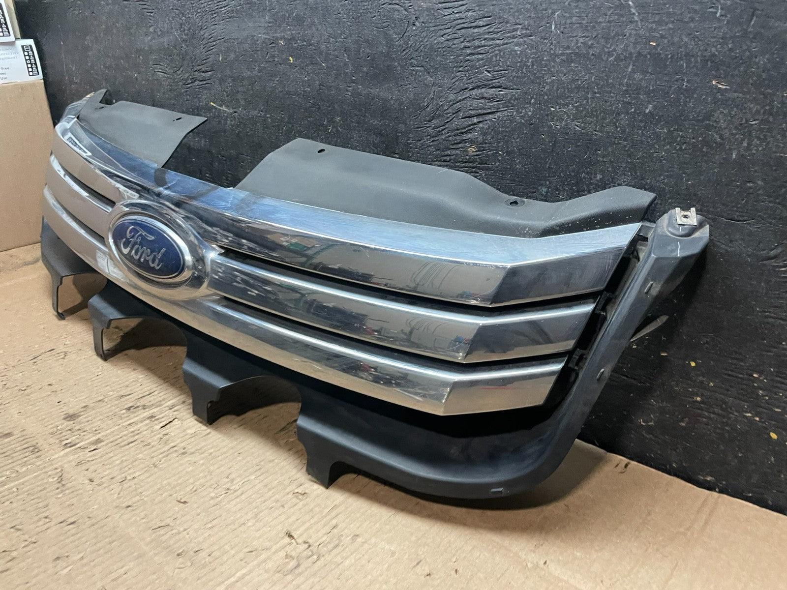 2006-2009 Ford Fusion Upper Grill Grille With Emblem  Oem X9801 DG2