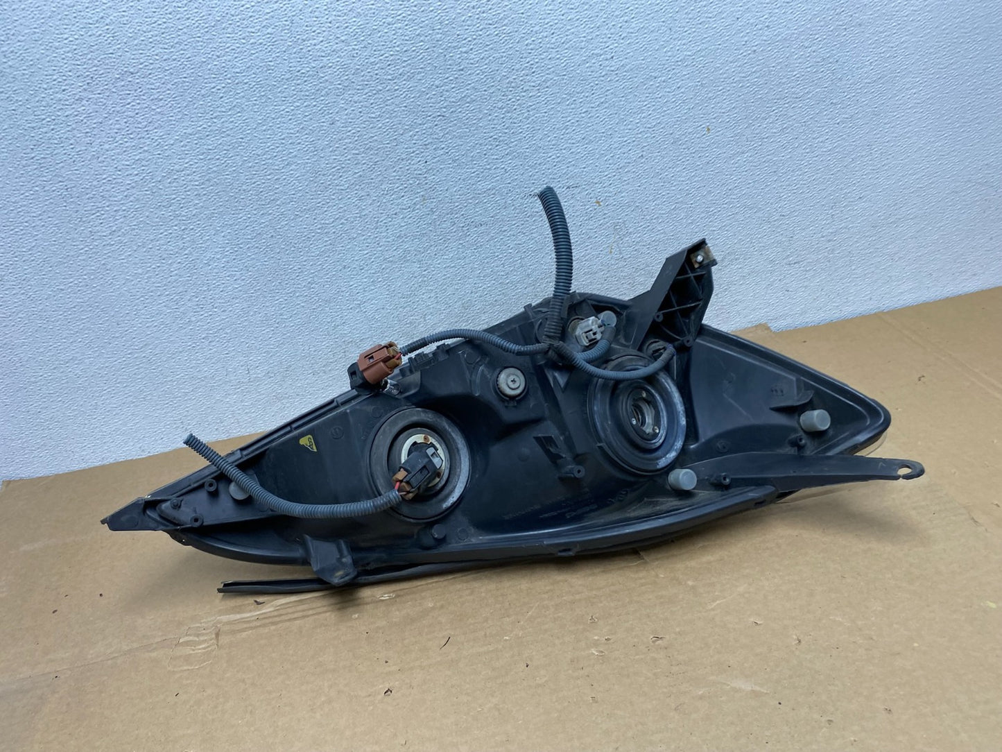 2004-2005 Toyota Sienna Left Driver LH Side Halogen Headlight DEPO AD3816 DW6