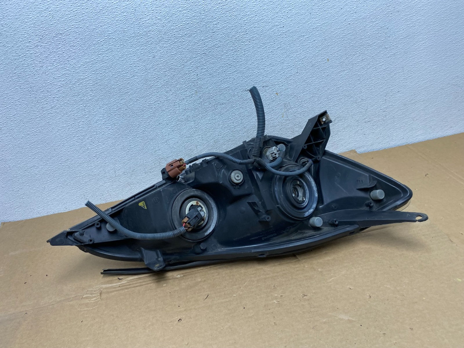 2004-2005 Toyota Sienna Left Driver LH Side Halogen Headlight DEPO AD3816 DW6