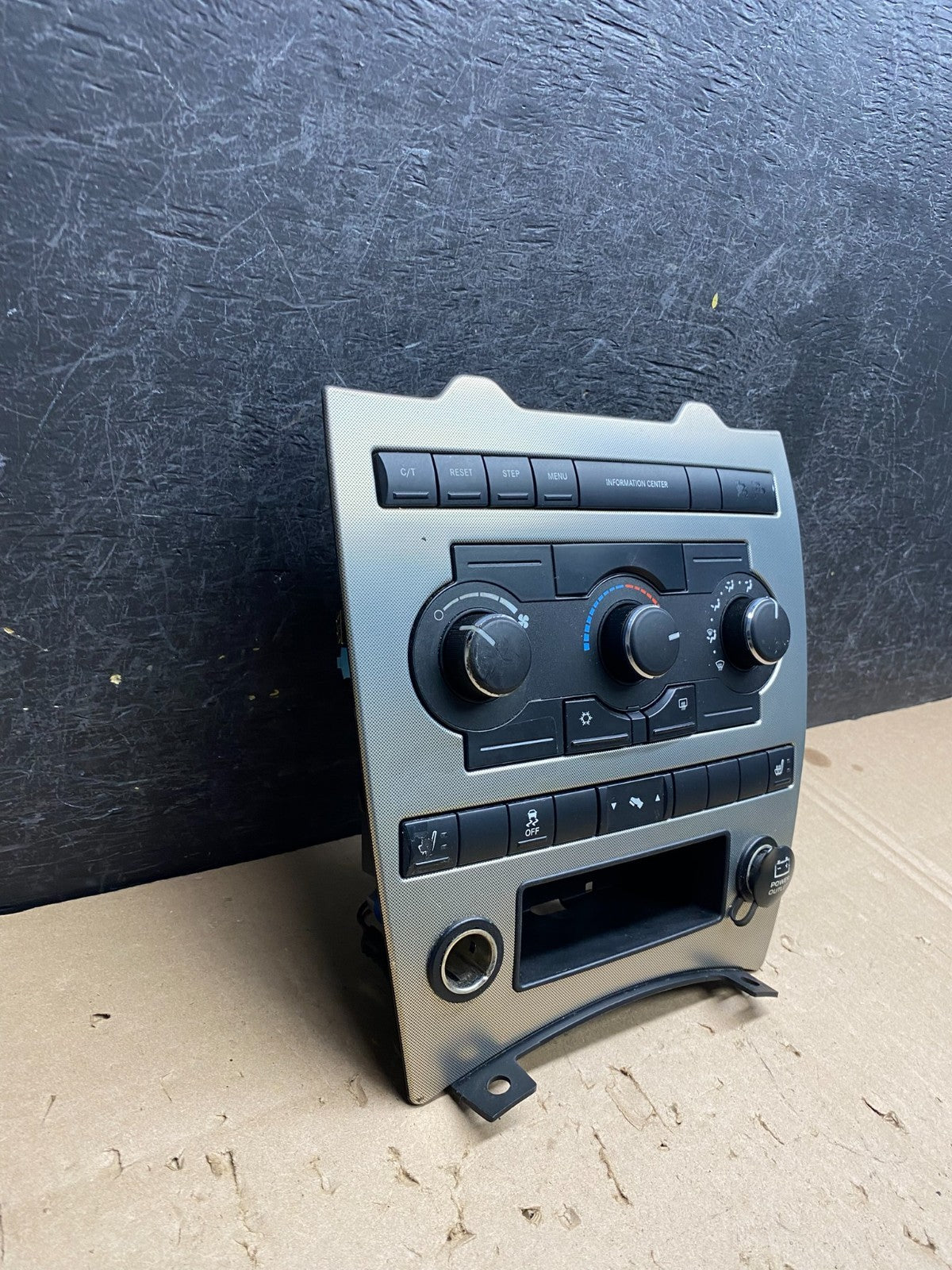 2005 2006 2007 Jeep Commander Grand Cherokee A/C Climate Control Bezel aj1351 DG3