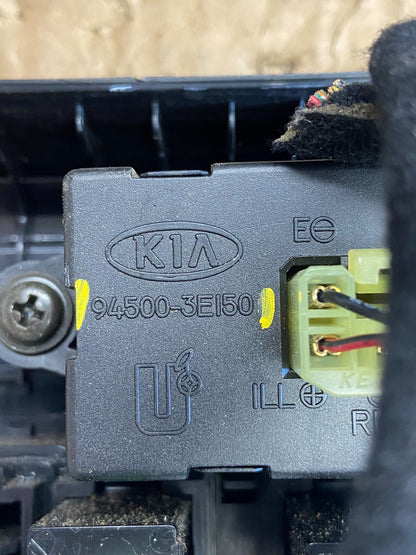 2003-2006 Kia Sorento Front Dash Radio Wiper Defrost Bezel Trim ad2245 DG5