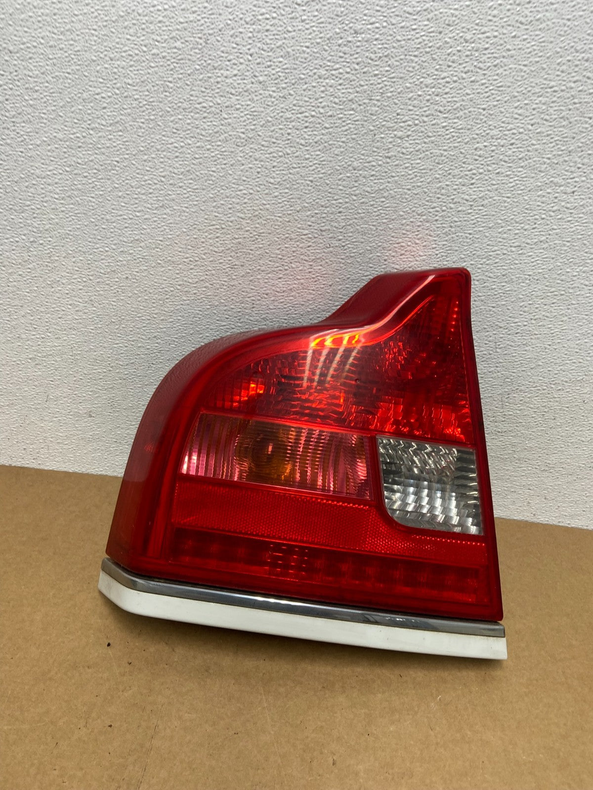 2004 - 2006 Volvo S80 Left Driver LH Side Tail Light OEM AC1694 DG0