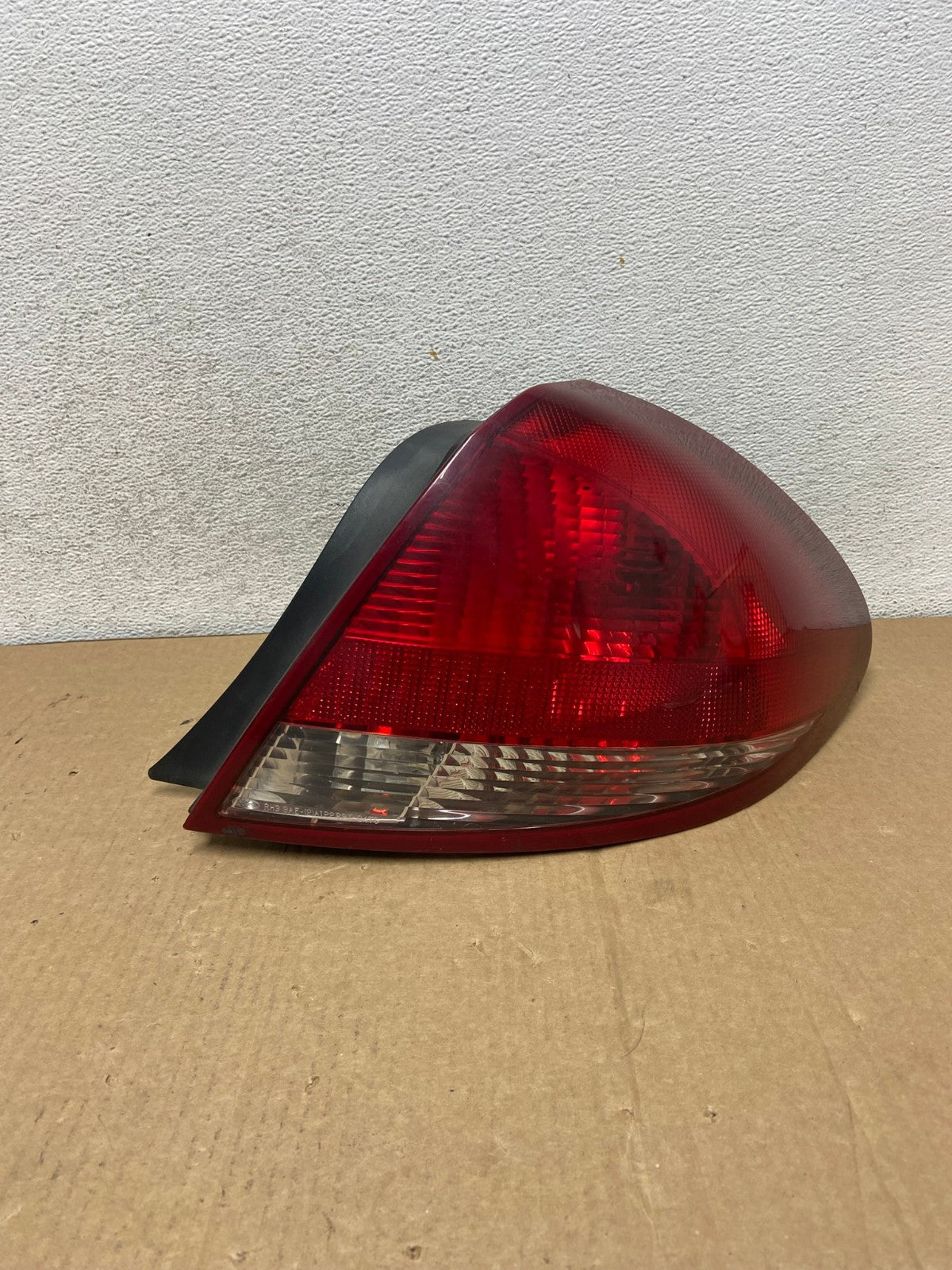 2004 2005 2006 2007 Ford Taurus Right Passenger Side Tail Light AG2018 LK0