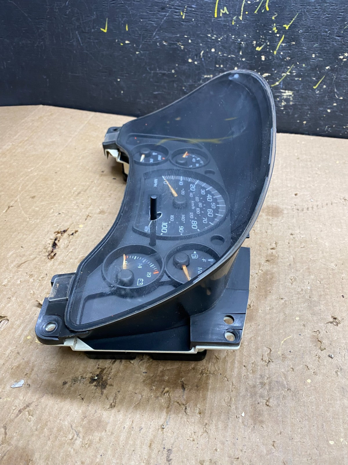 2004 to 2007 Chevrolet Express Speedometer Cluster Gauge OEM  z4550 DG4