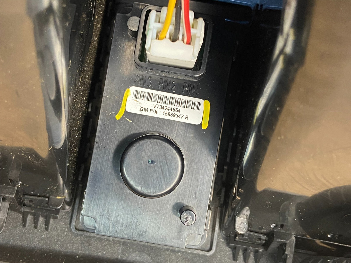 2007 to 2009 Cadillac SRX Front Center Dash Clock Air Vent P9351 DG6
