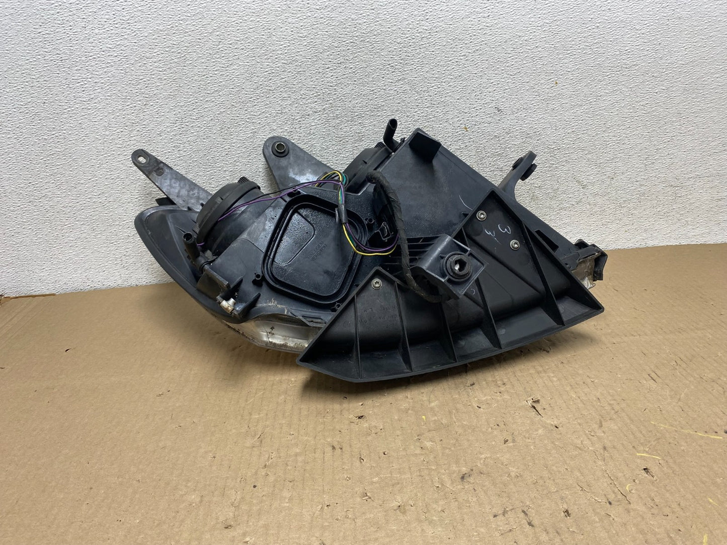 2007 to 2010 Saturn Outlook Left Driver LH Halogen Headlight AG8015 DW6