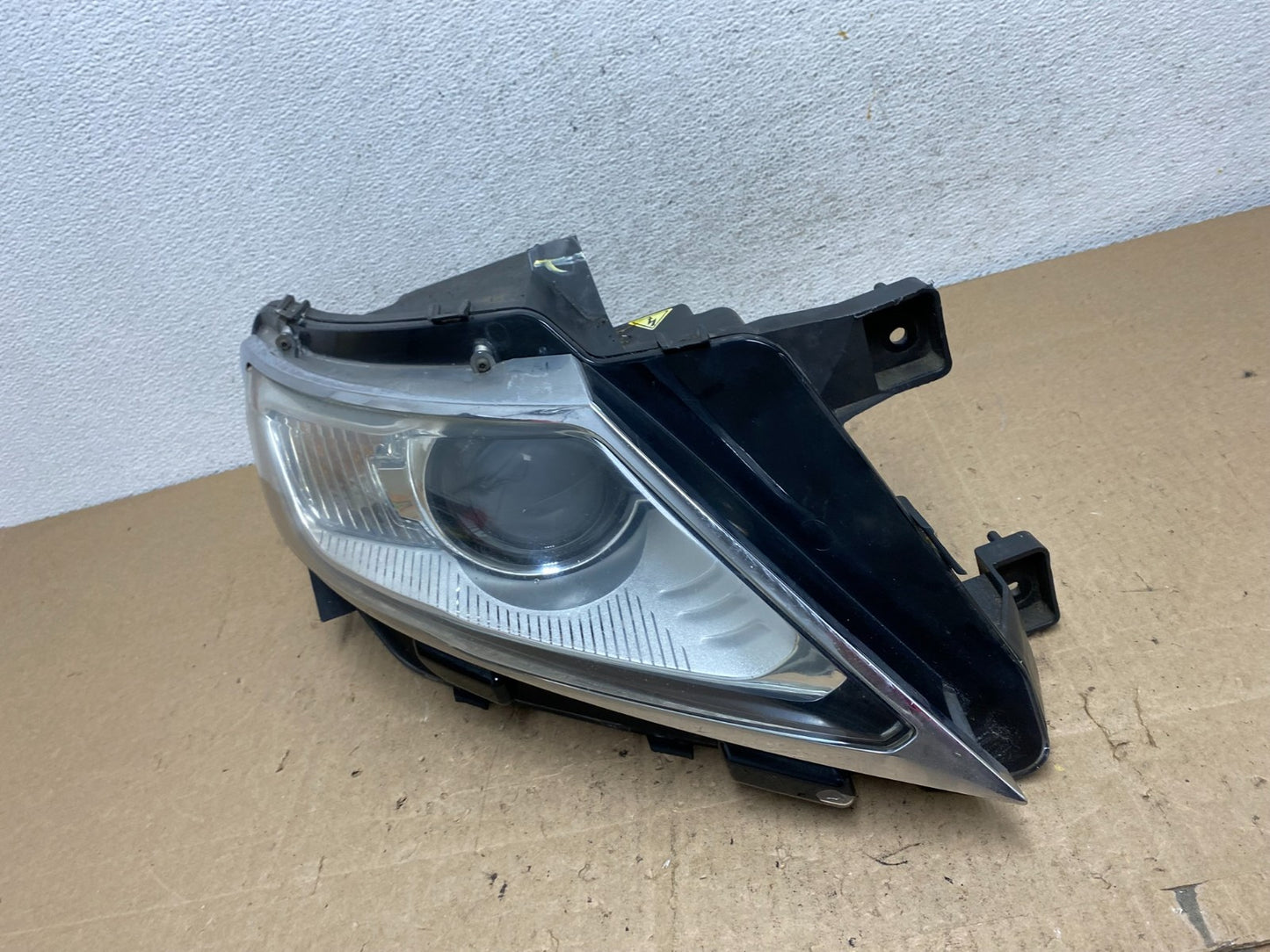 Xenon 2011 to 2015 Lincoln MKX Headlight Right Passenger RH Side AE6536 DW1