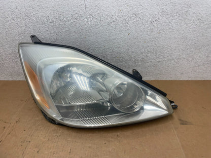 2004-2005 Toyota Sienna Driver Right Passenger Halogen Headlight OEM Q6742 DW1