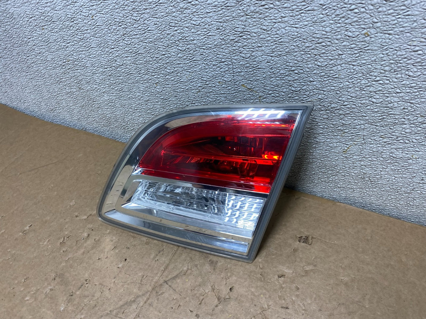 2007 2008 2009 Mazda Cx-9 Right Passenger Rh Side Inner Tail Light V0324 DW1