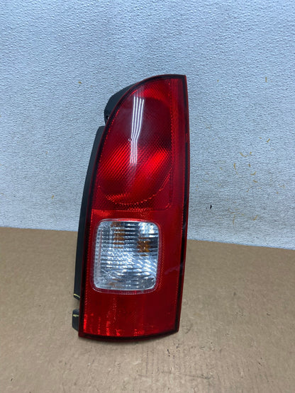 2001 to 2002 Nissan Quest Right Passenger Rh Side Tail Light AI3389 LK0