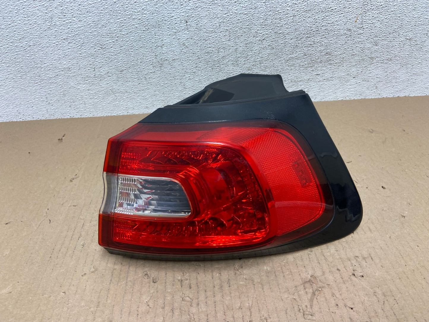 2014 to 2018 Jeep Cherokee Right Passenger RH Side Tail Light AE7343 LK0