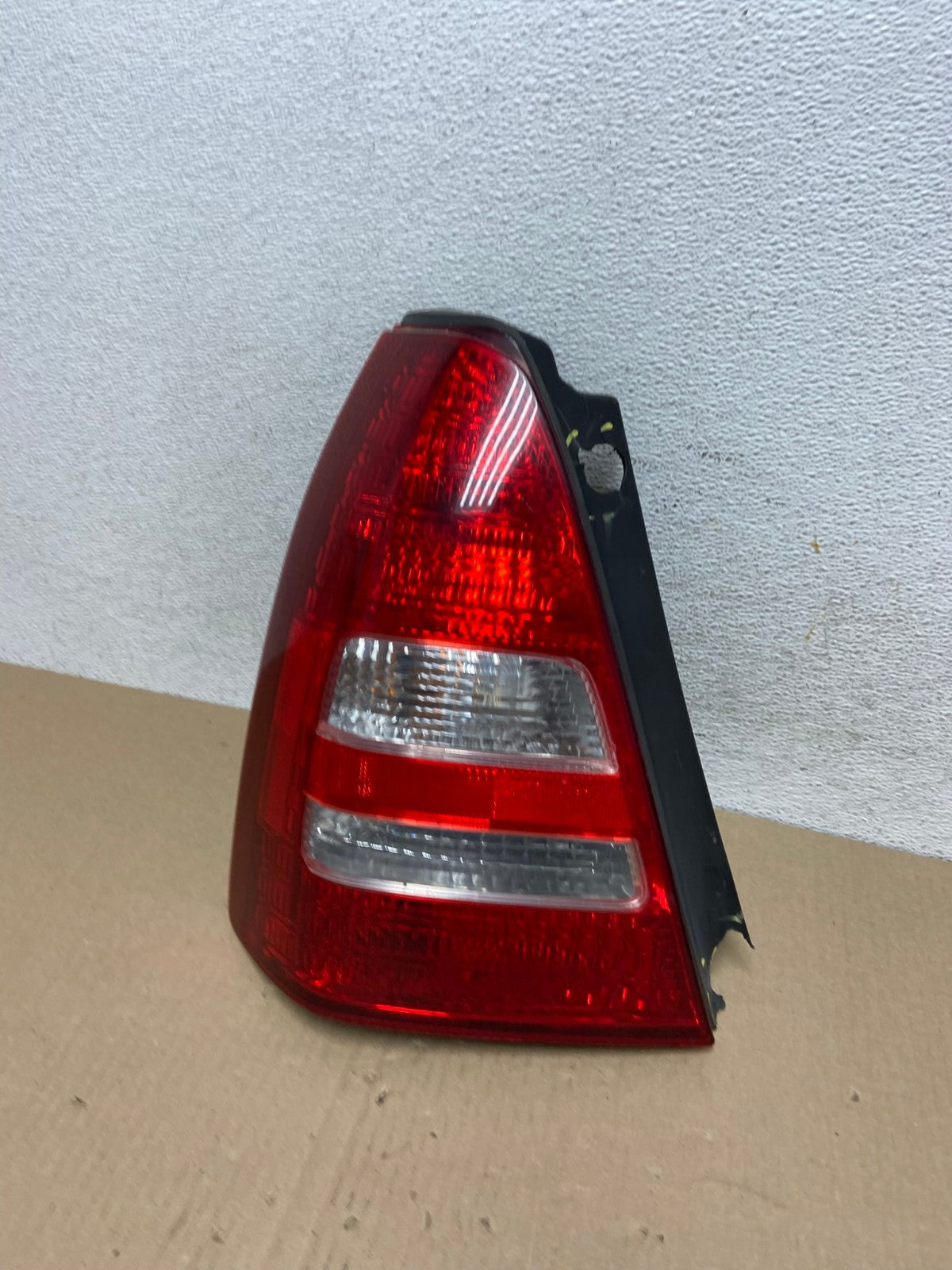 2003 2004 2005 Subaru Forester Left Driver Lh Side Tail Light AE9476 LK0