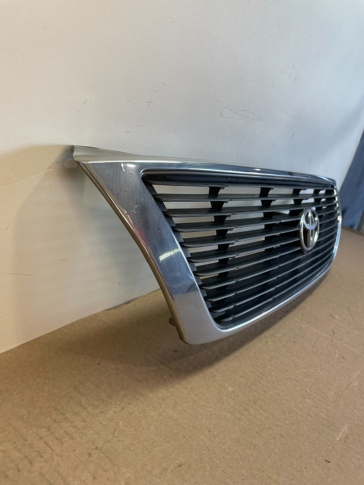 1995 1996 1997 Toyota Avalon Front Upper Grill Grille AG9826 DG2