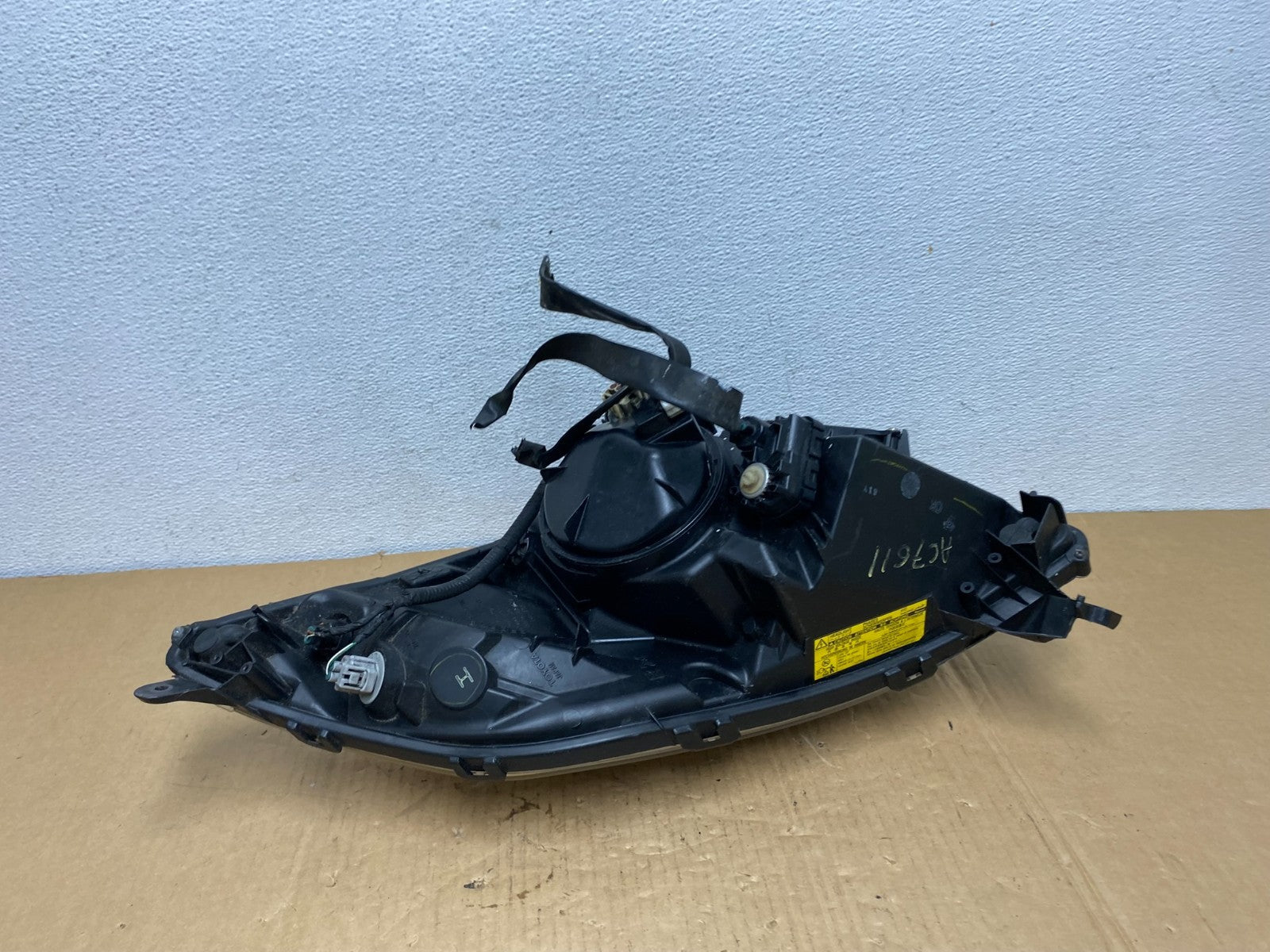 2006-2009 Toyota Prius Right Passenger Rh Side Headlight Xenon HID AC7611 DW5