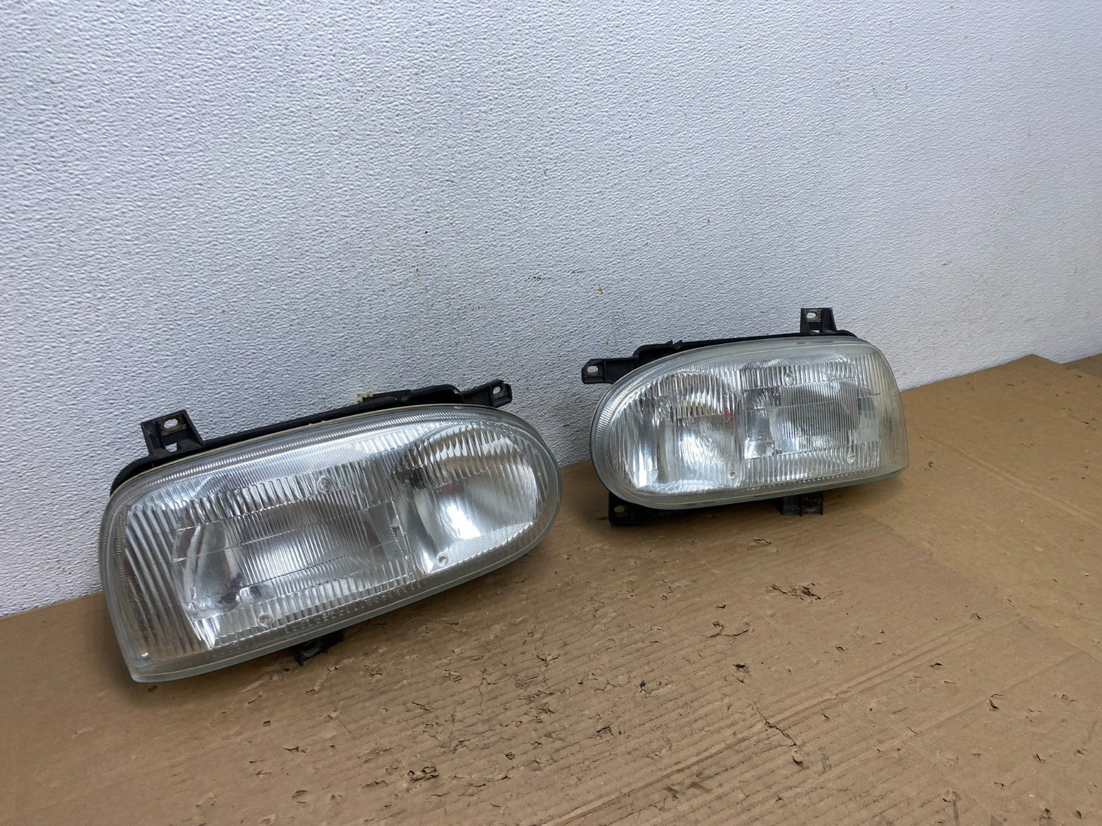 1993-1999 Volkswagen Golf MK3 Left+Right Side Set Halogen Headlights AD4341 DG2