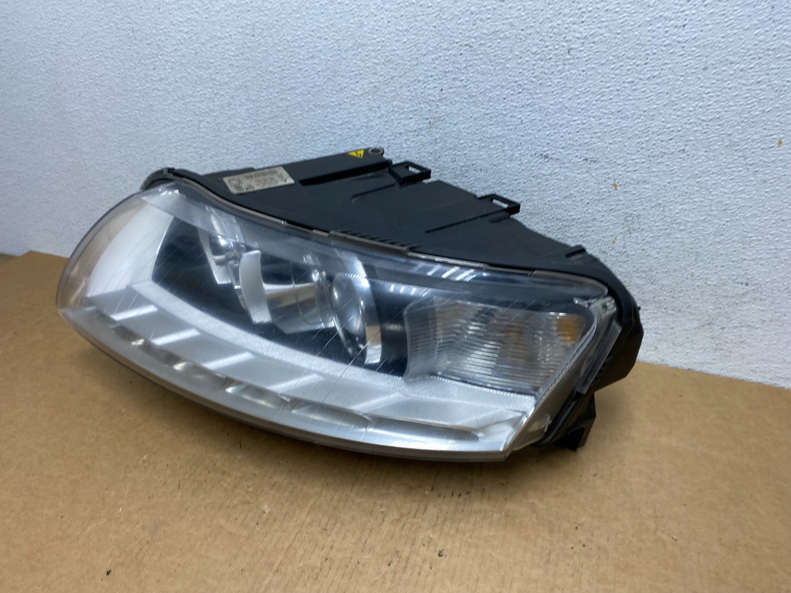 2009-2011 Audi A6 Left Driver Side Headlight AFS Xenon HID AD4553 DW1
