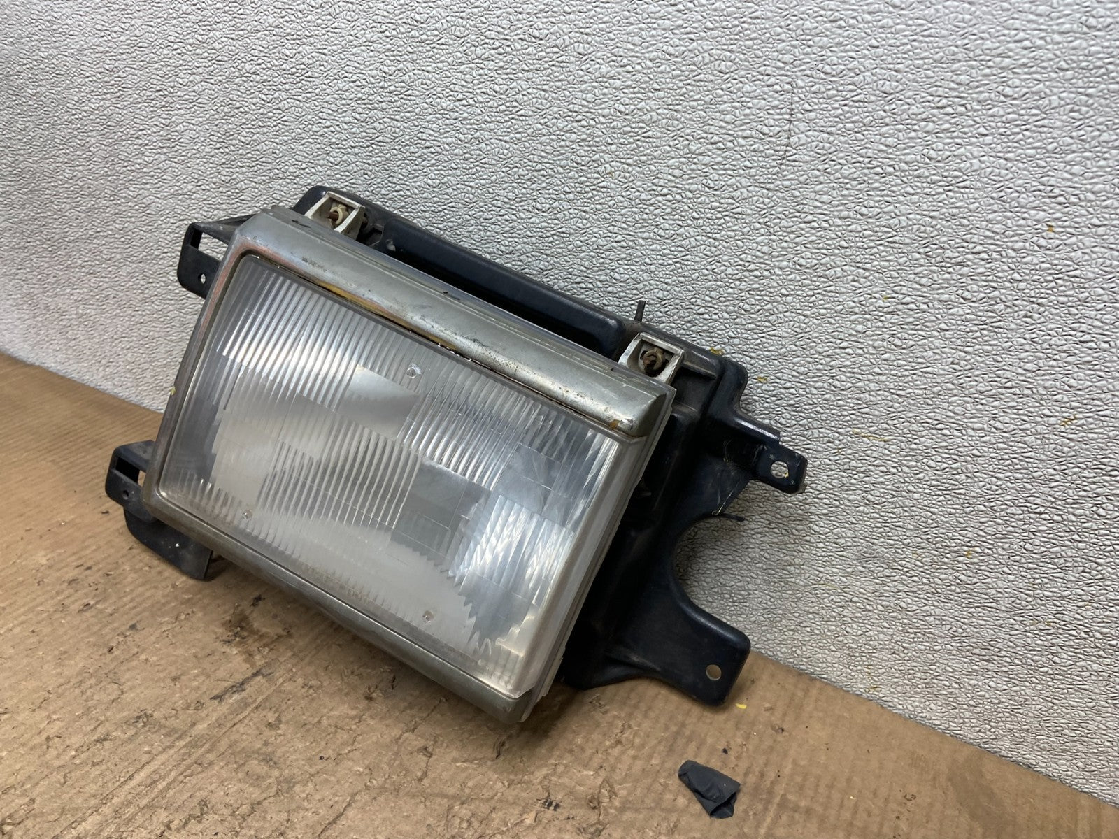 1987 to 1991 Ford F-150 F150 Left Driver Lh Halogen Headlight Oem AA8533 DG1