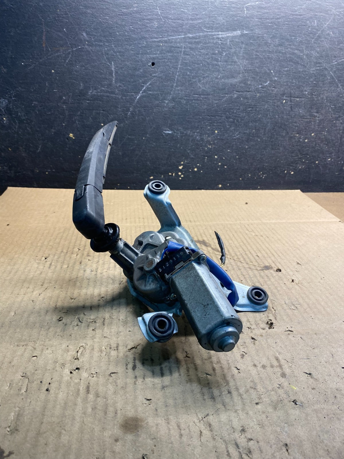 2011 - 2013 Kia Sorento Rear Glass Windshield Wiper Motor Z4760 DG1
