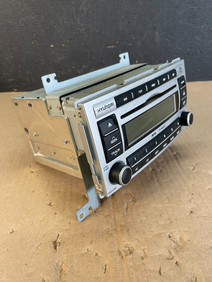 2007 to 2009 Hyundai Santa Fe AM/FM Radio CD Player ad5949 DG1