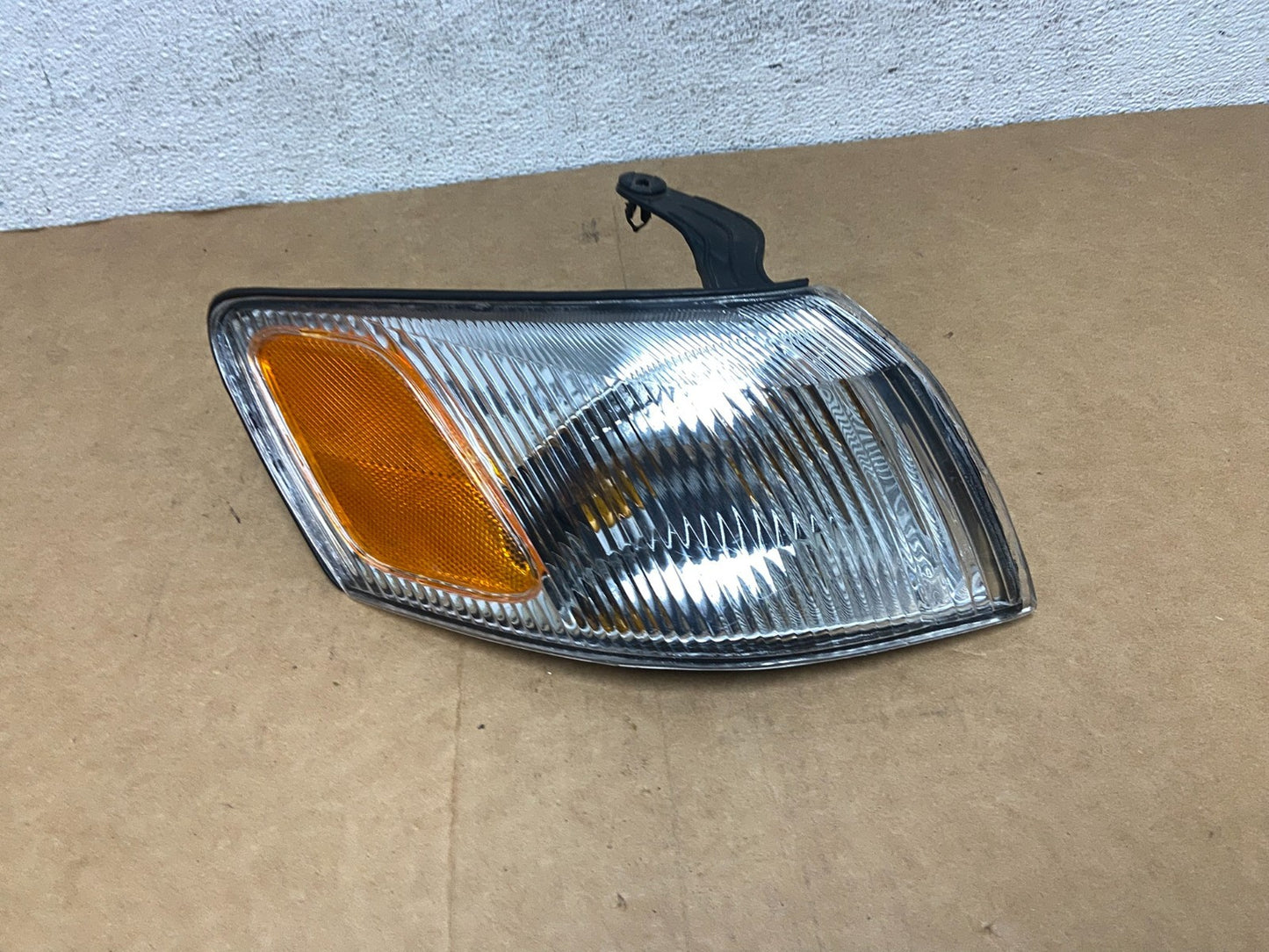 1997 1998 1999 Toyota Camry Right Passenger RH Turn Signal AD4447 DW0