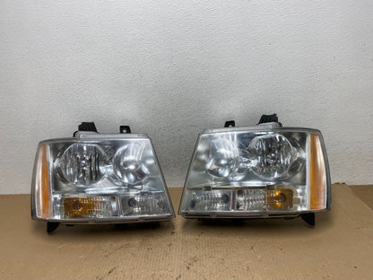 2007 to 2013 Chevrolet Suburban Tahoe Left+Right Set Headlights AE8824 DW0