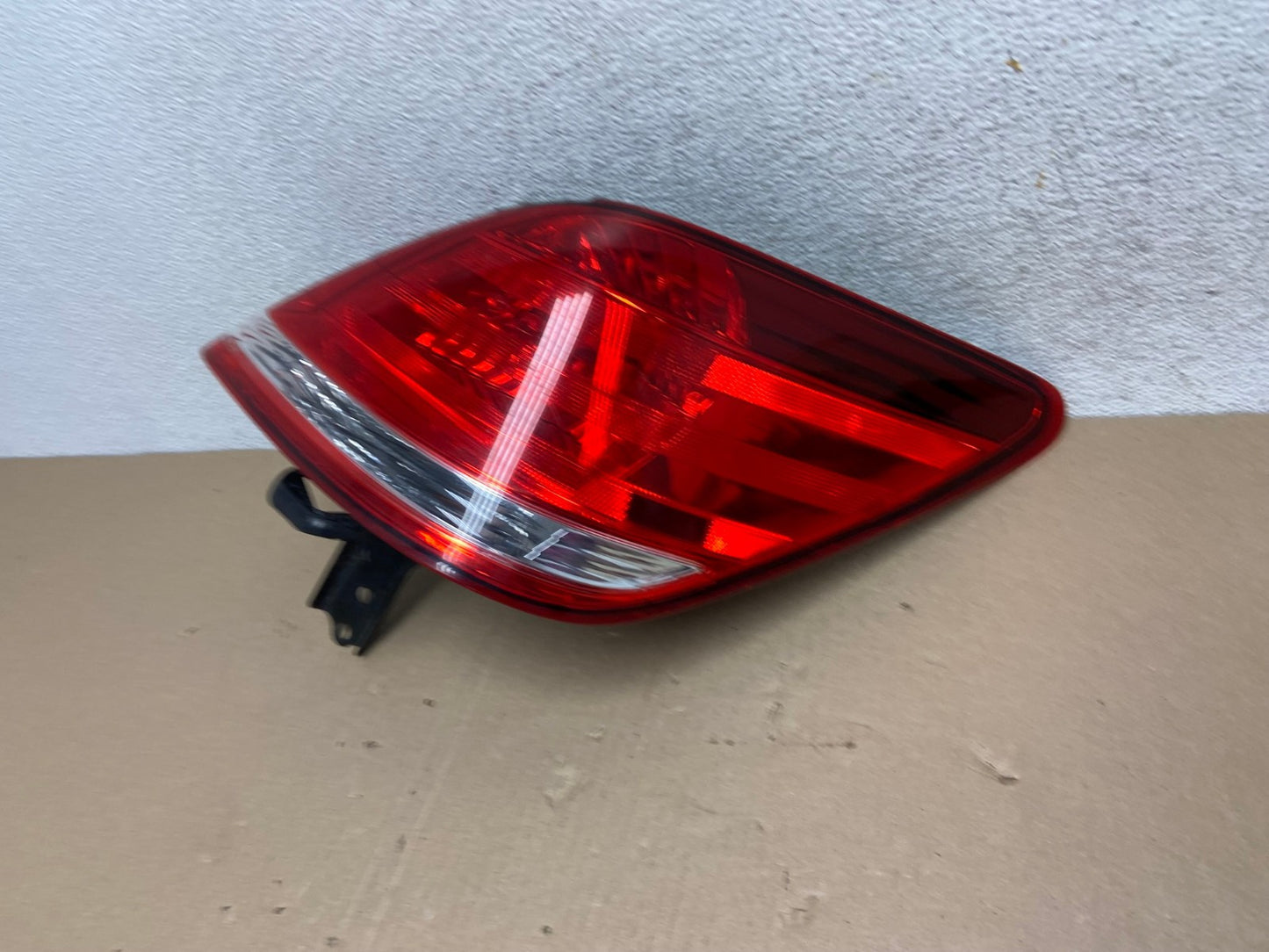 2005-2010 Toyota Avalon Right Passenger Side Tail Light AG6844 LK1