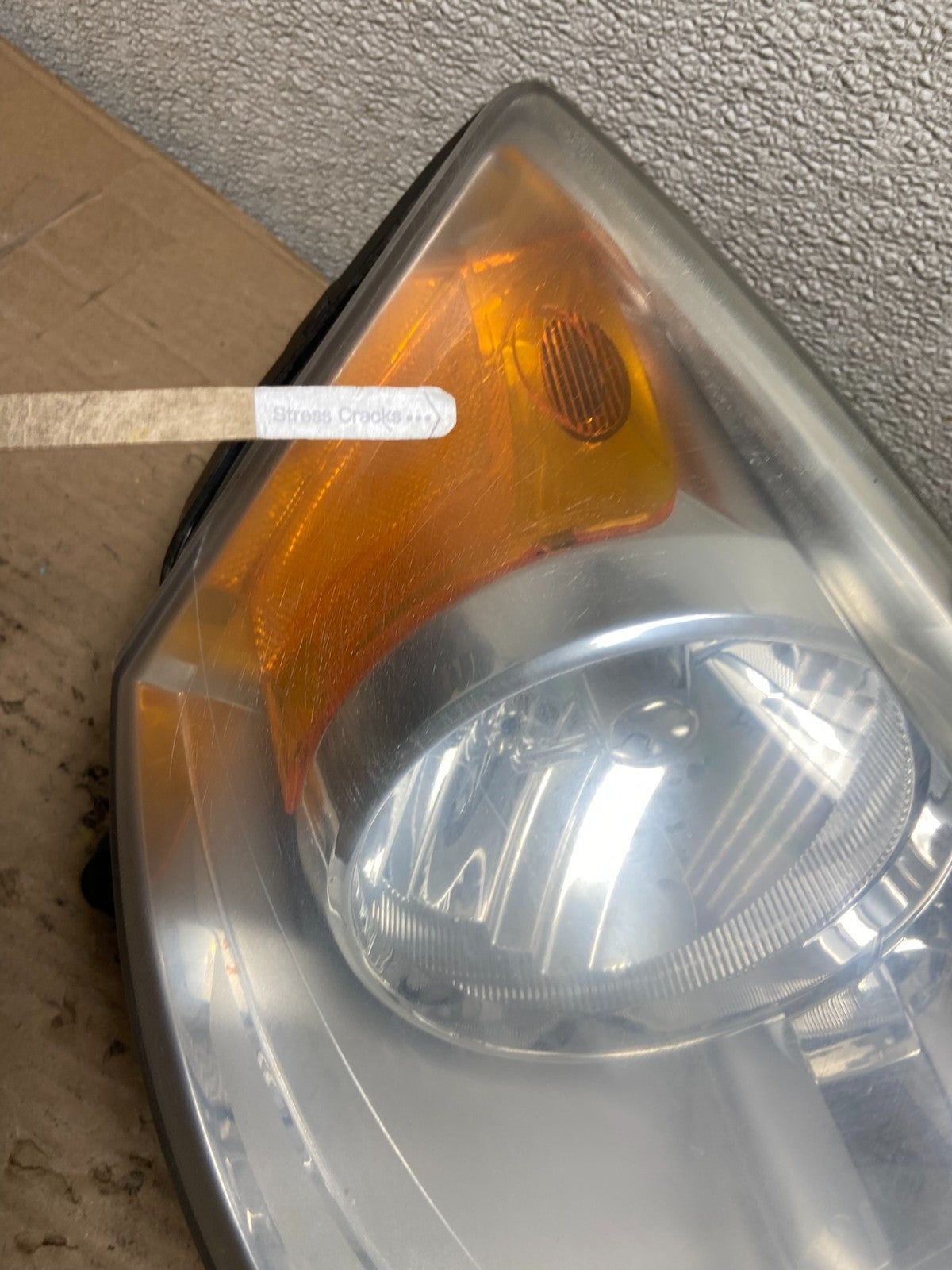 2011 to 2016 Chrysler Town and Country Right Passenger Headlight AA9544 DW4