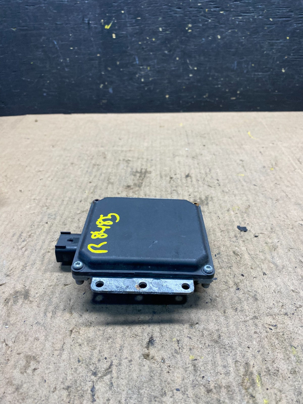 2014 2015 2016 Volvo S60 Rear Blind Spot Monitor Collision Sensor R8485 DG2