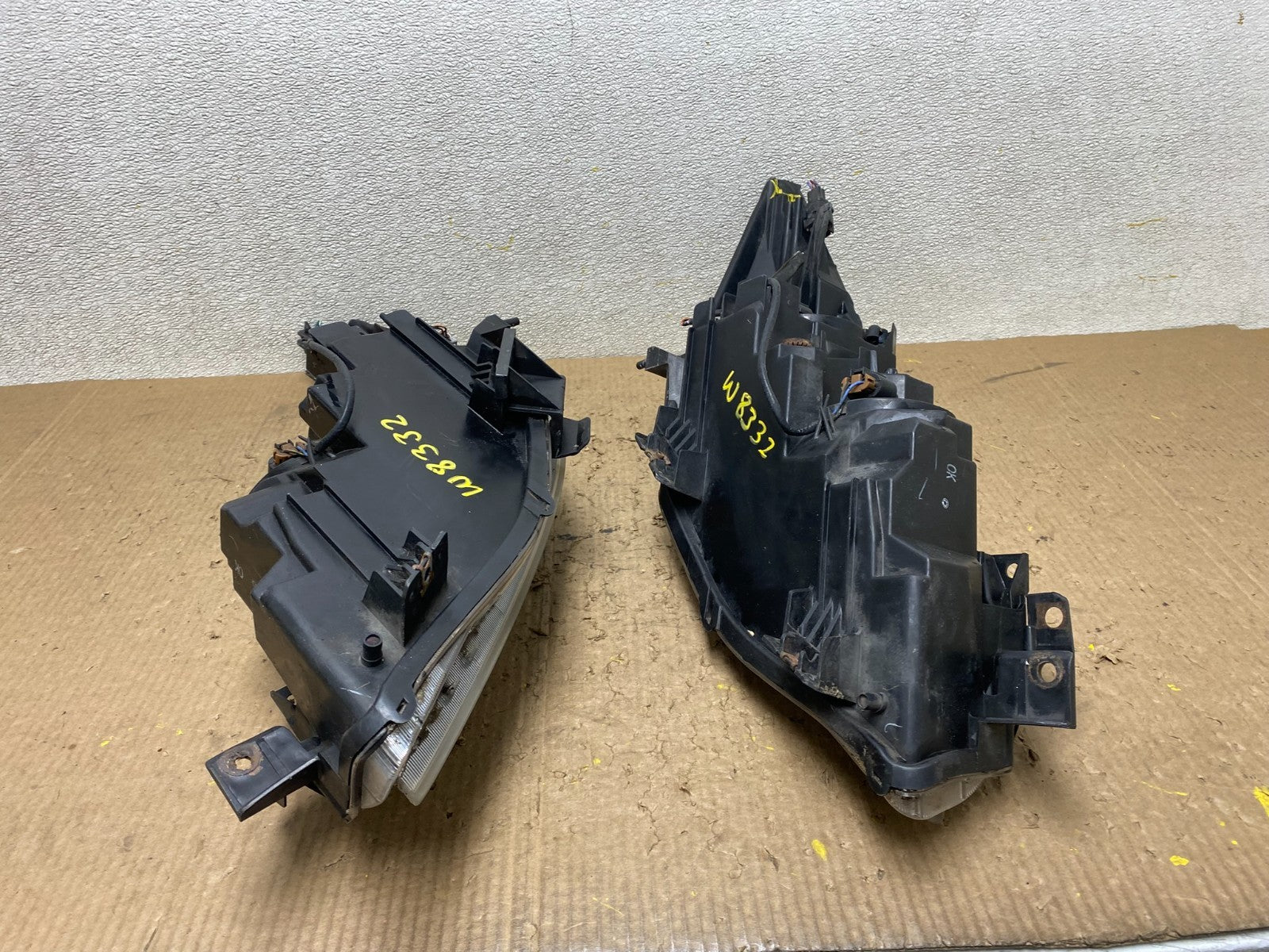 2010-2013 Mazda 3 Halogen Left+Right Side Headlights W8332 DW14