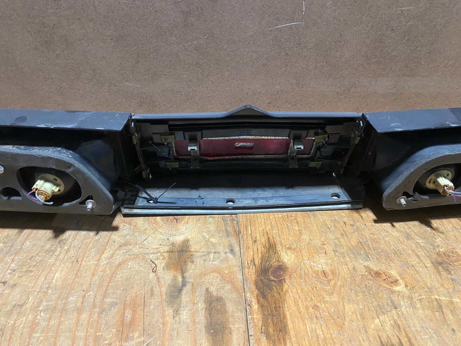 1982 to 1989 Chrysler Fifth Avenue Rear Tail Lights Panel T7278 PS8