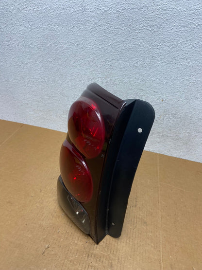 2002 to 2009 Chevrolet Trailblazer Left Driver LH Side Tail Light AD9170 LK1