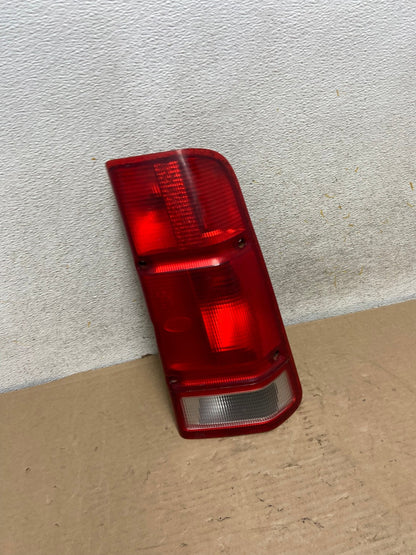 1999 - 2002 Land Rover Discovery Right Passenger Side Tail Light AH9451 LK2