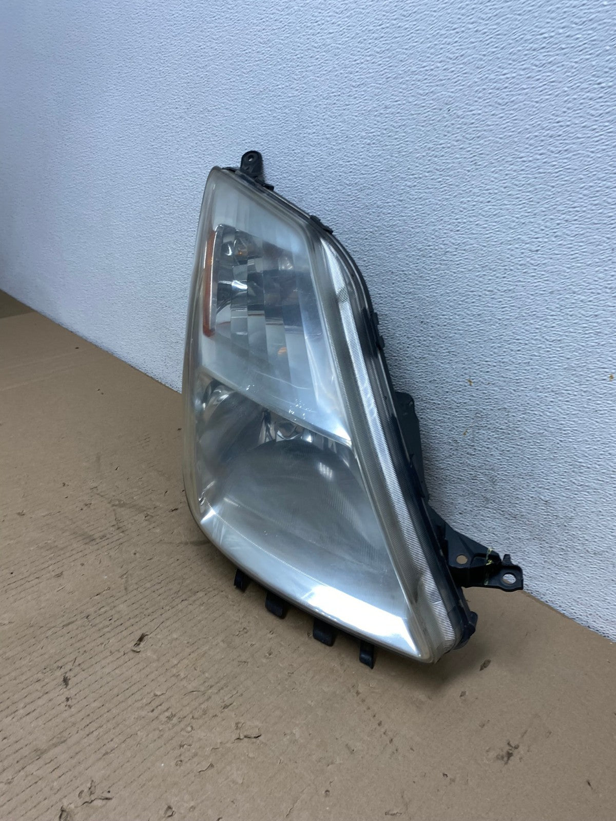 2004-2005 Toyota Prius Right Passenger RH Halogen Headlight AF3158 LK1