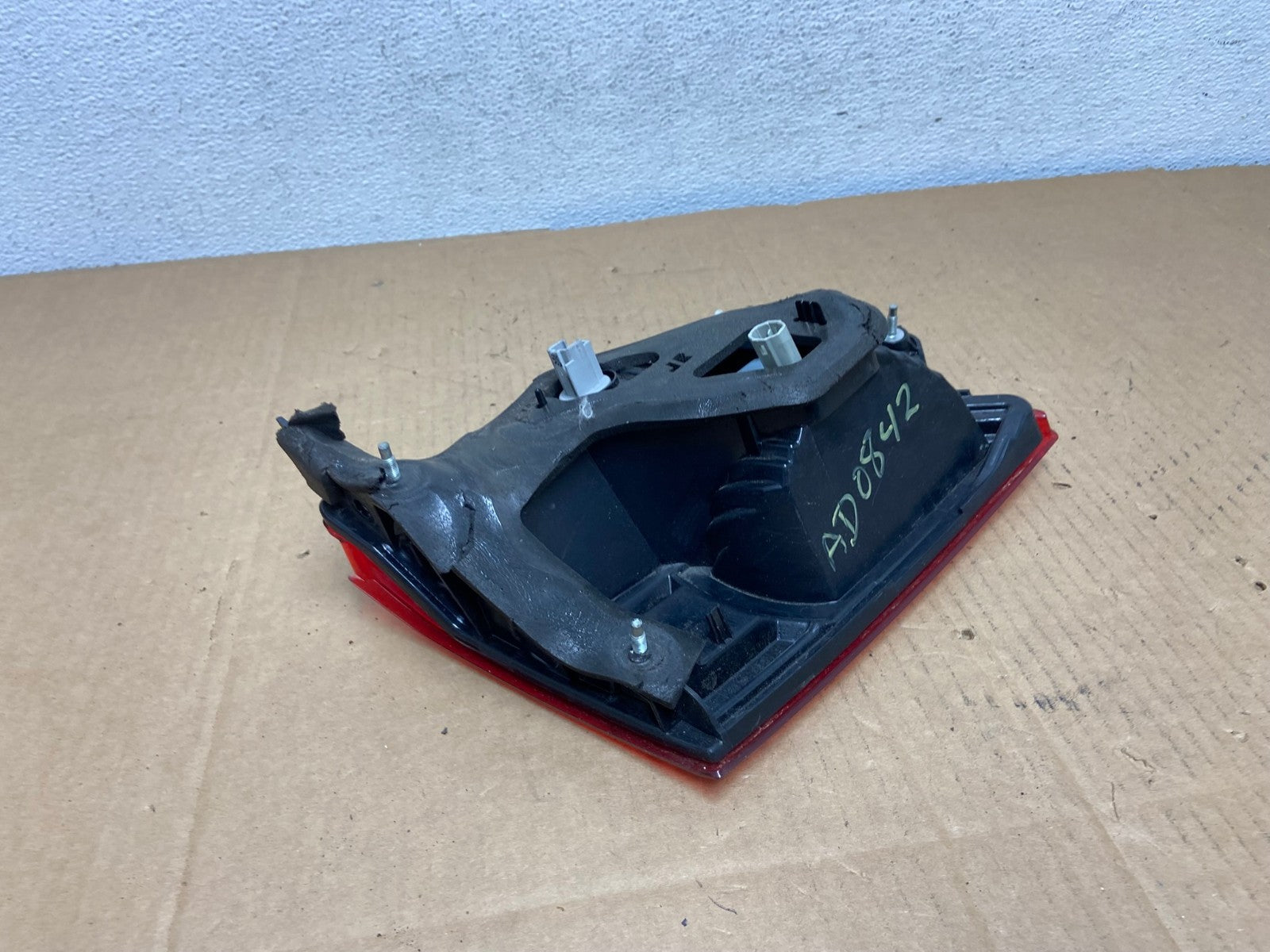 2010 - 2014 Subaru Outback Right Passenger RH Inner Tail Light AD0842 LK5