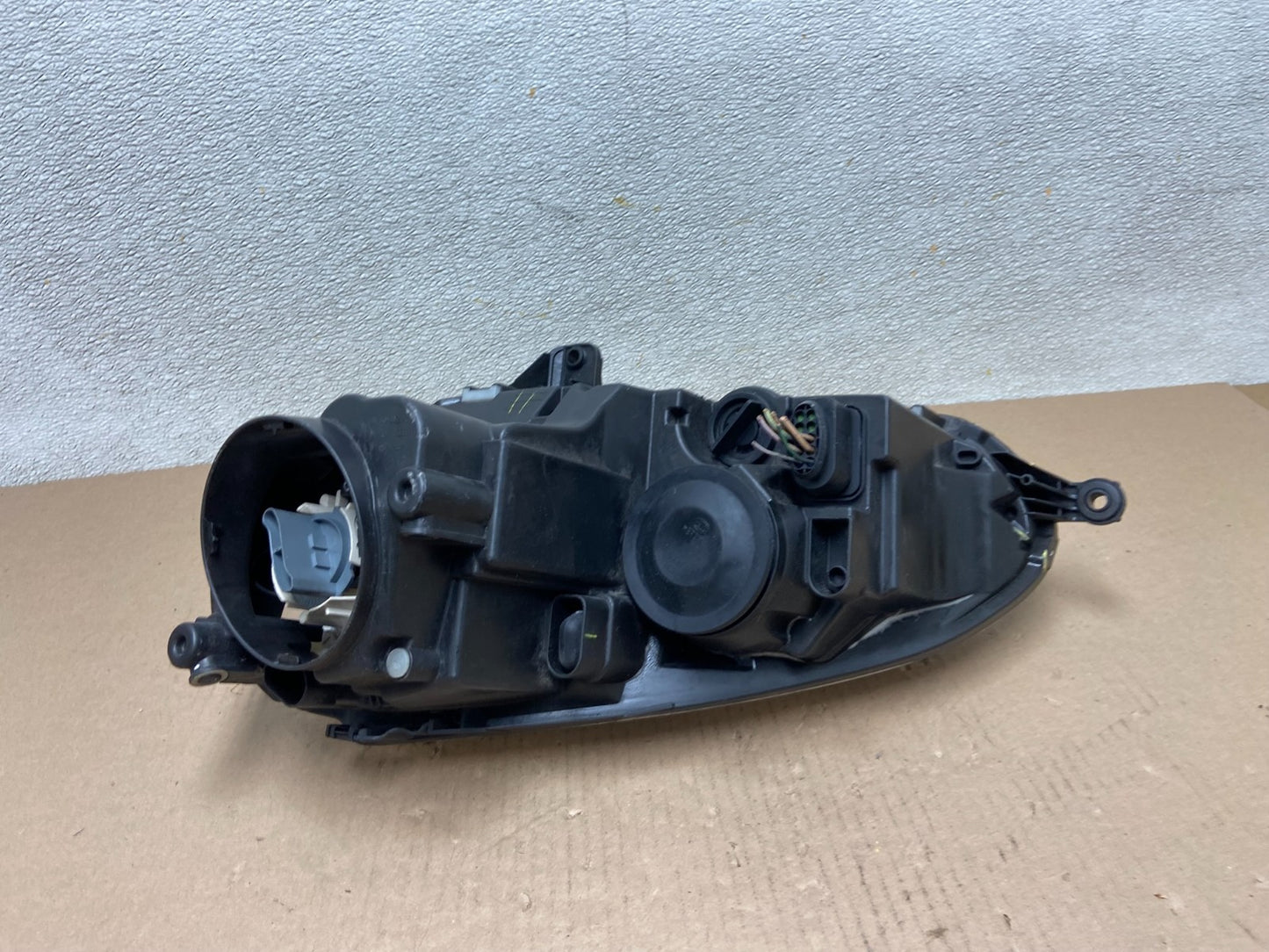 2005 - 2010 Volkswagen Jetta Right Passenger RH Side Headlight Halogen AB5940 DW6