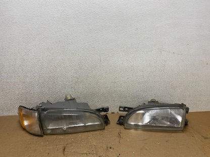 1993 to 1996 Subaru Impreza Wagon Left+Right Set Side Halogen Headlight R0387 DG0