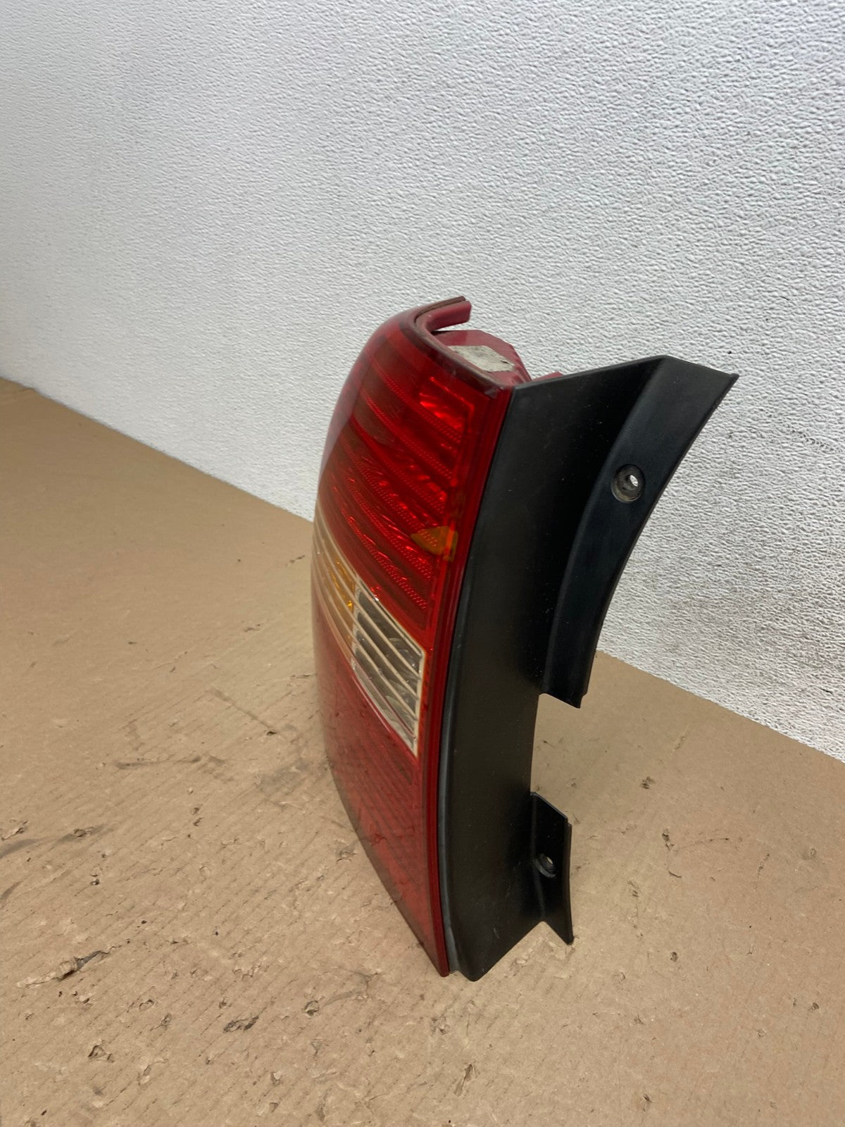 2005 to 2008 Kia Sportage Left Driver Side LH Side Tail Light AE8782 LK1