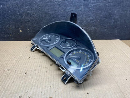 2011 2010 Land Rover LR2 Speedometer Cluster Gauge AI4910 DG2
