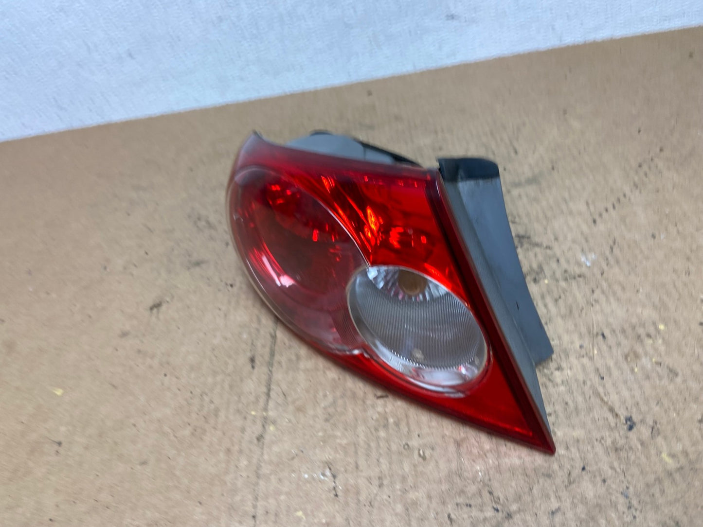 2003 - 2005 Mazda 6 Left Driver LH Side Tail Light Oem AC3644 LK1