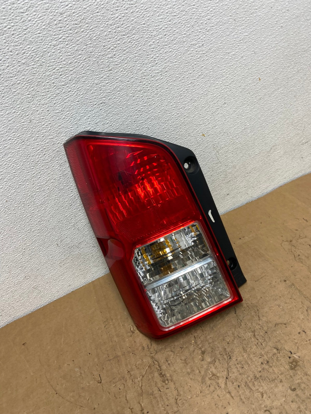 2005 to 2012 Nissan Pathfinder Tail light Left Driver Lh Side AD0534 LK2