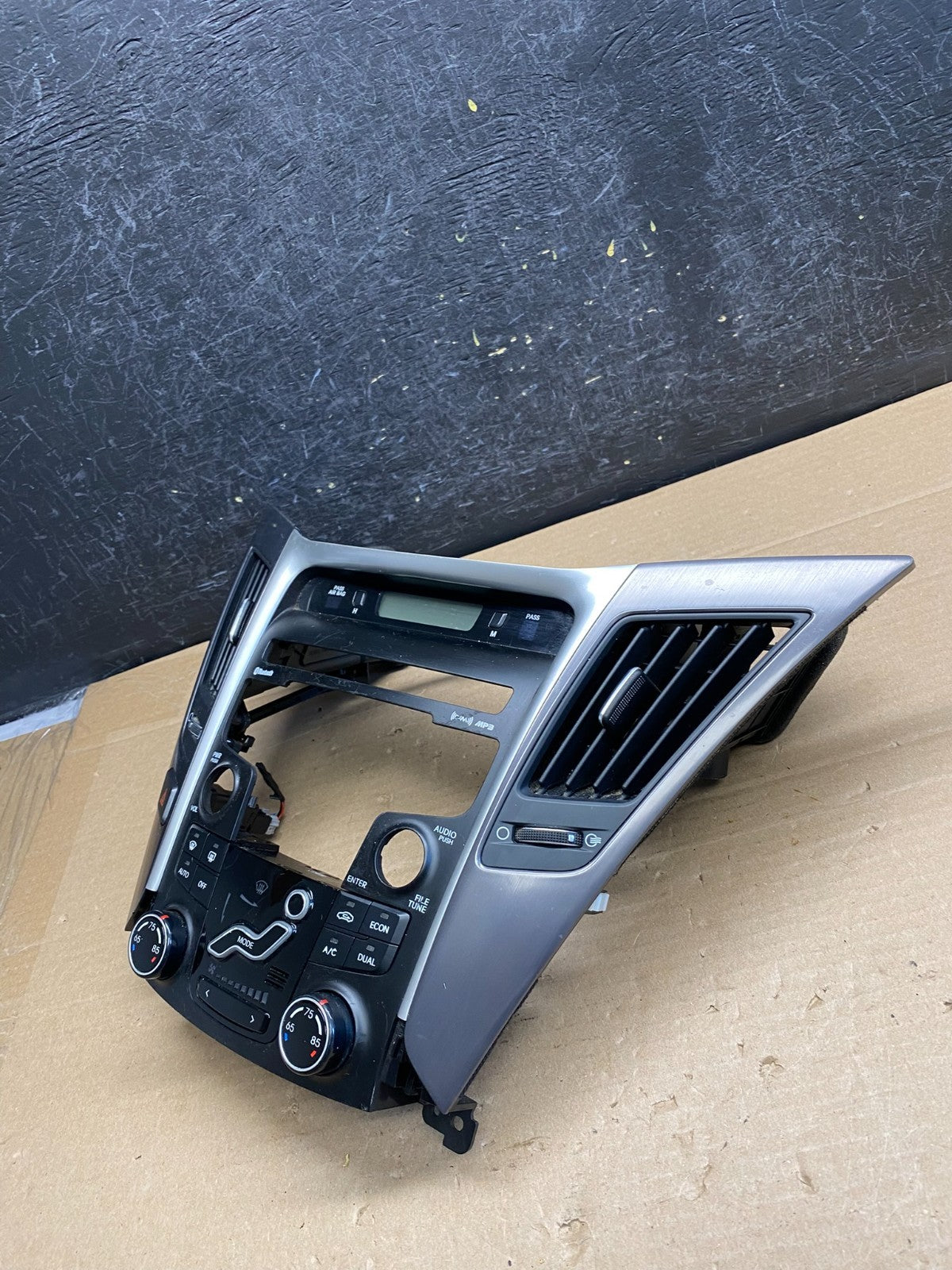 2011 - 2014 Hyundai Sonata Center Radio Climate Control Air Vent Bezel ag5243 DG5