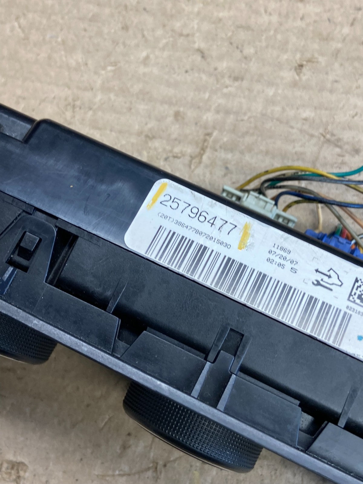 2007 - 2009 Chevrolet Silverado Gmc Sierra A/C Heater Climate Control AH3808 DG5