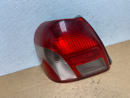 2000 to 2002 Toyota Echo Left Driver LH Side Tail Light AD4737 LK0