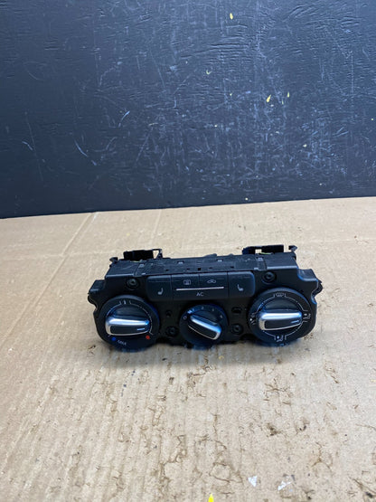 2011 - 2014 Volkswagen  Jetta Center Climate Control Panel AC Heater ac4777 DG0