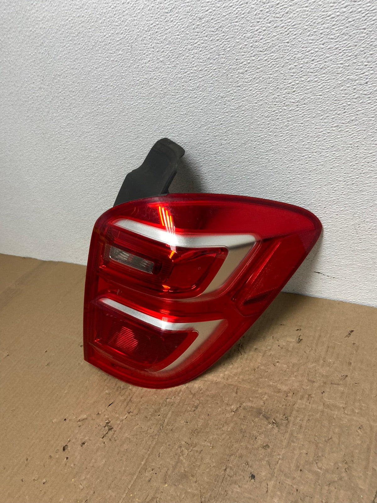 2016 to 2017 Chevrolet Equinox Right Passenger RH Side Tail Light OEM AB8599 LK1
