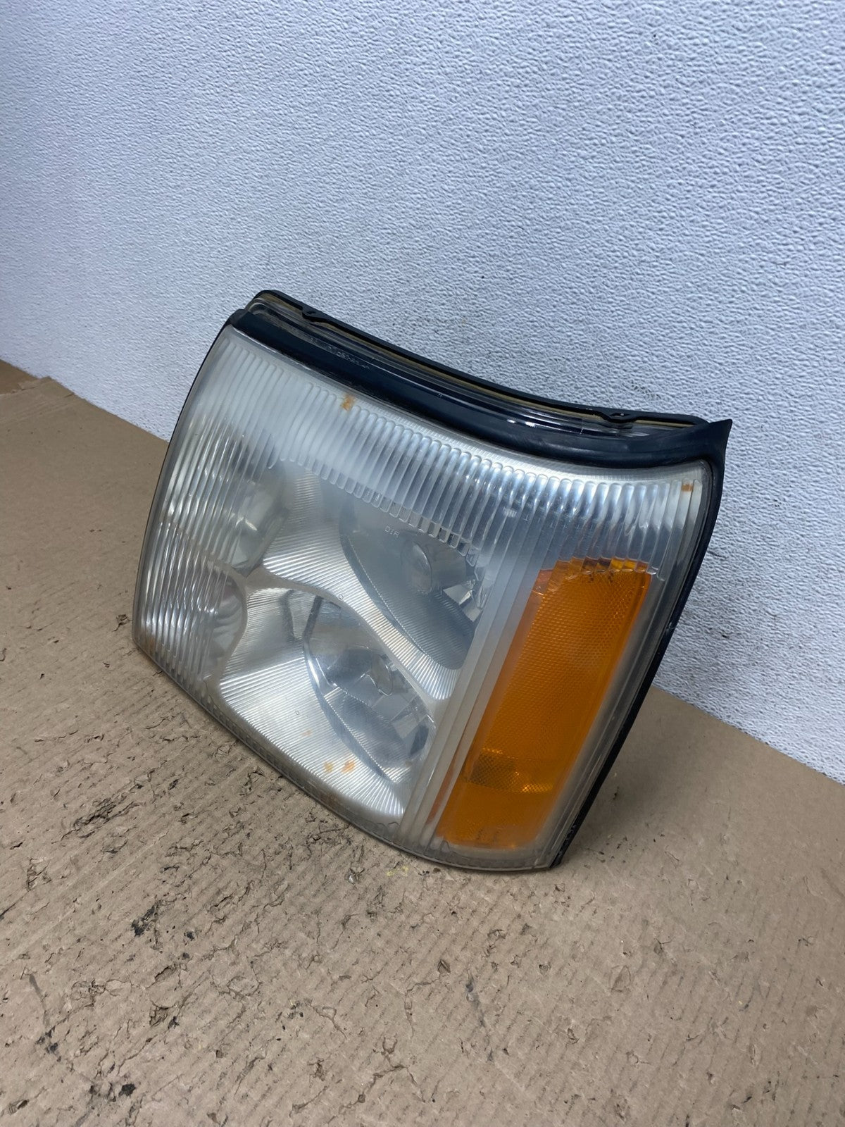 2002 to 2006 Cadillac Escalade Left Driver Lh Xenon HID Headlight AF7190 DW1